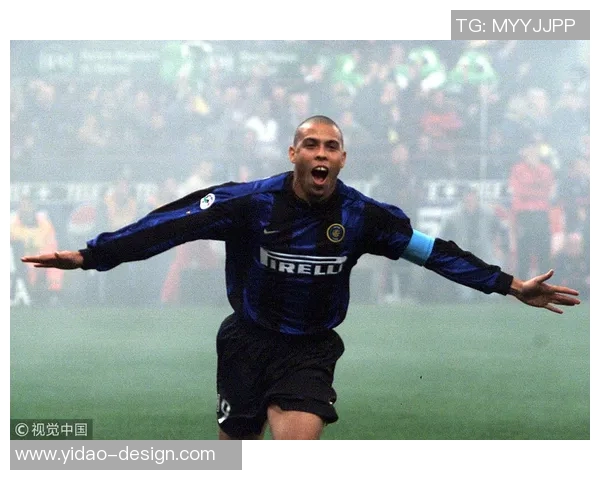 罗尼的足球传奇：从街头小子到世界巨星的辉煌历程